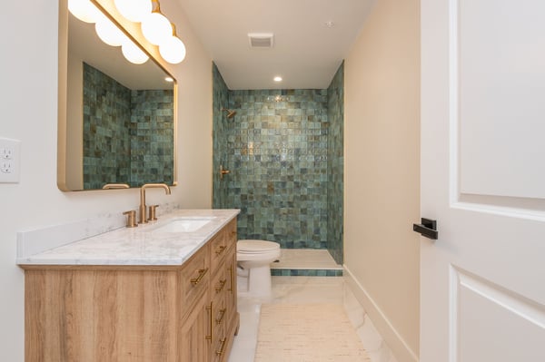 9460 Mistwater Close, Roswell, GA