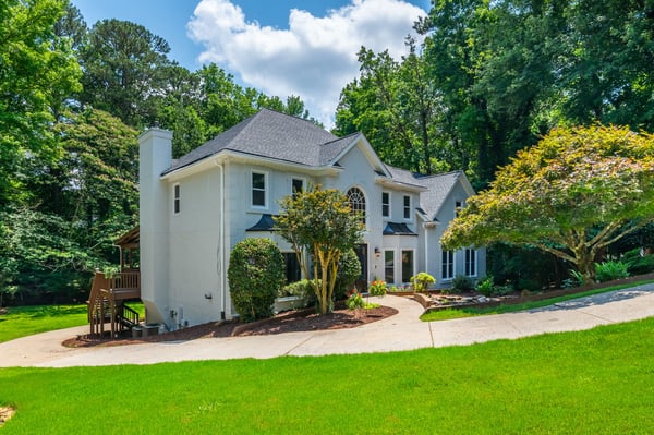 2865 Stoneglen Close, Roswell, GA