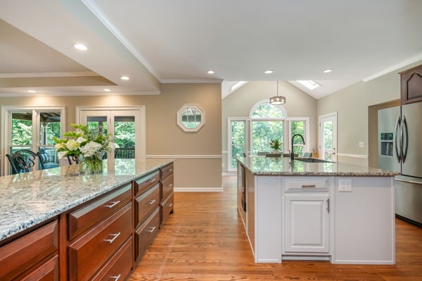 2865 Stoneglen Close, Roswell, GA