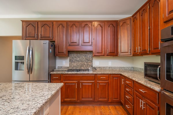 2865 Stoneglen Close, Roswell, GA