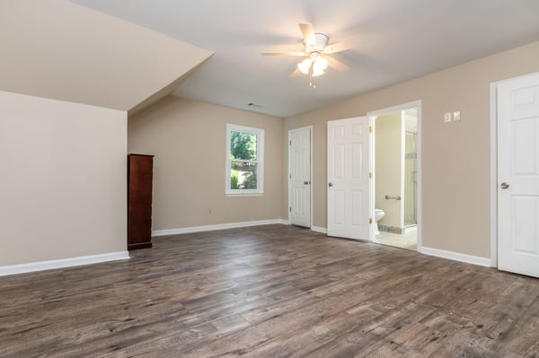 2865 Stoneglen Close, Roswell, GA