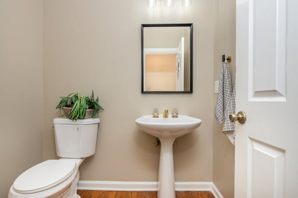 2865 Stoneglen Close, Roswell, GA