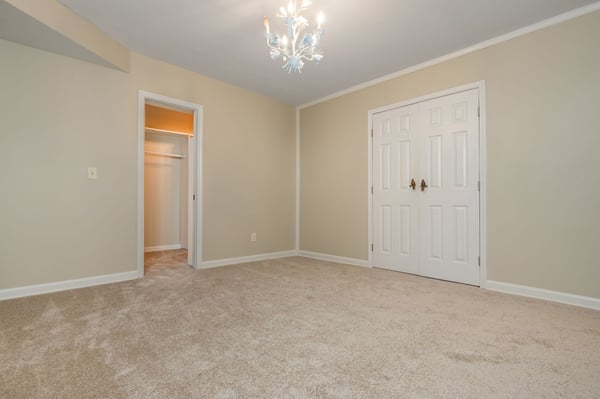 2865 Stoneglen Close, Roswell, GA