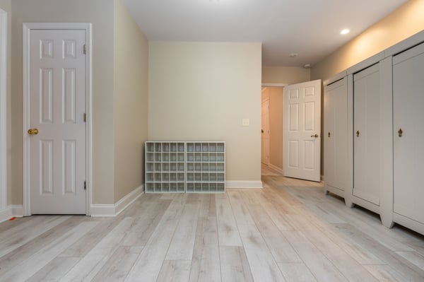 2865 Stoneglen Close, Roswell, GA