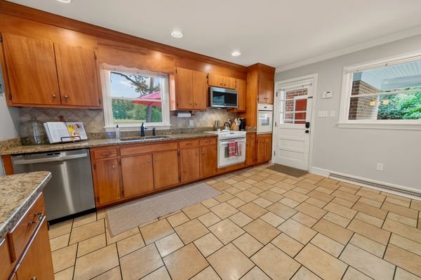 42 Venable Dr, Kilmarnock, VA