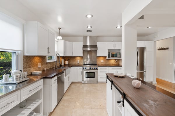 6115 Van Noord Avenue, Valley Glen, CA