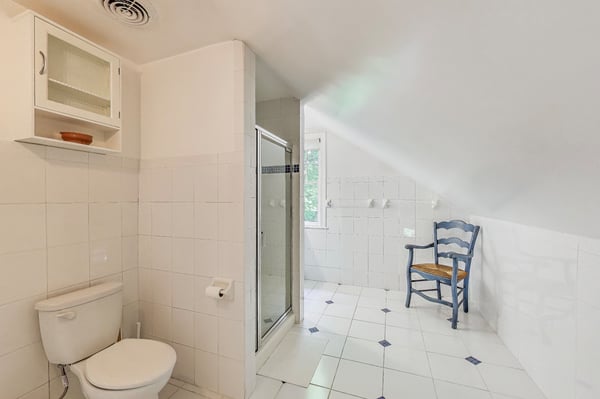 5809 Grosvenor Lane, Bethesda, MD