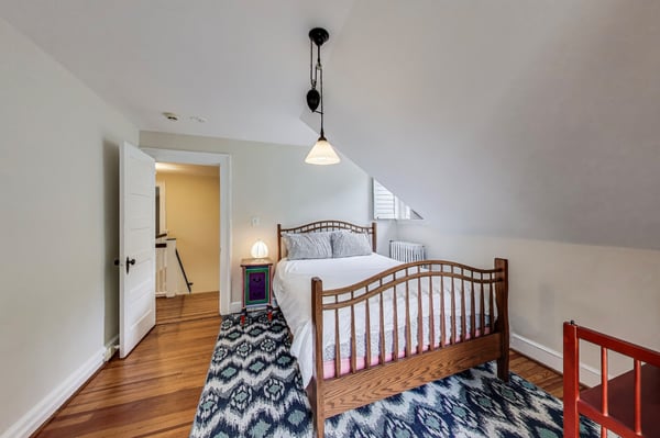 5809 Grosvenor Lane, Bethesda, MD