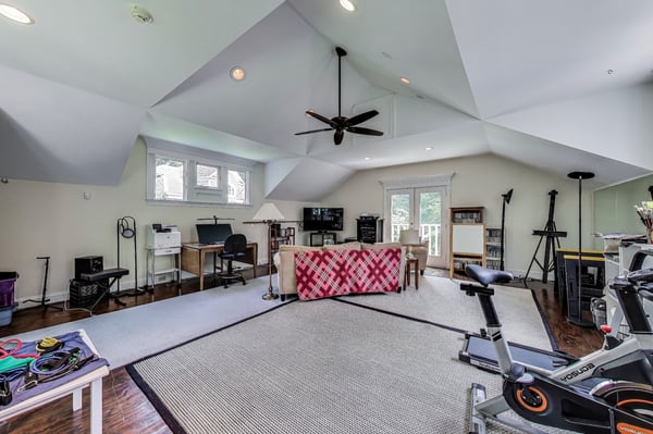 Bonus space above garage - imagine the possiblities!