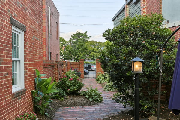 109 King Henry Ct, Alexandria, VA