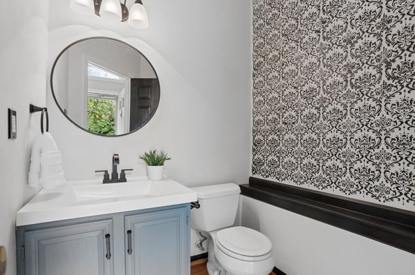 6033 Hydrangea Dr, Alexandria, VA