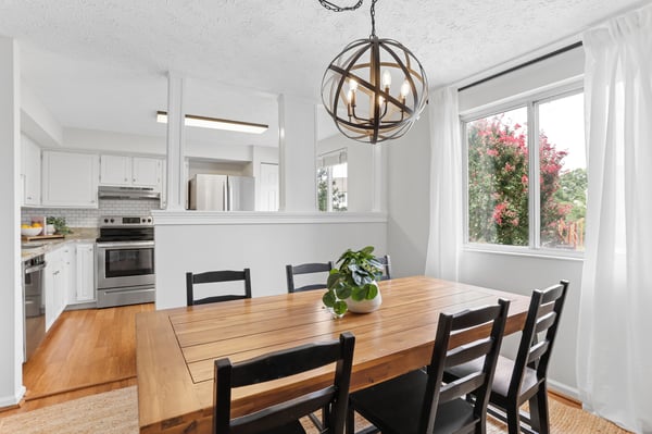 6033 Hydrangea Dr, Alexandria, VA