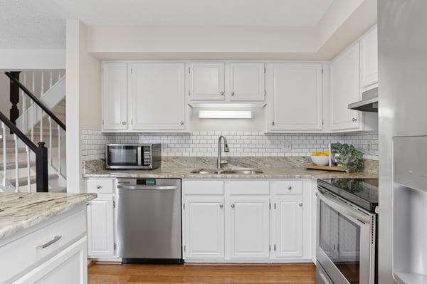 6033 Hydrangea Dr, Alexandria, VA