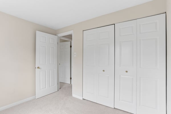 6033 Hydrangea Dr, Alexandria, VA