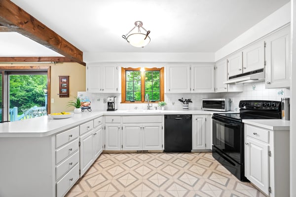 10 Candlewood Drive - UNDER CONTRACT!, Amherst, NH