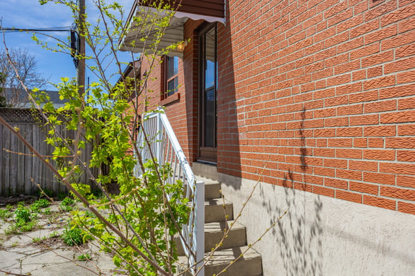 696 Winona Dr, York, ON