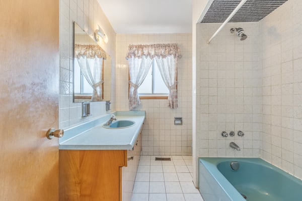 696 Winona Dr, York, ON
