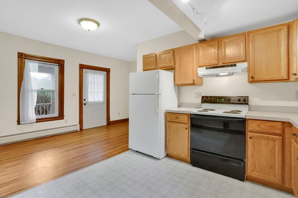 224 College Highway, Southampton, MA