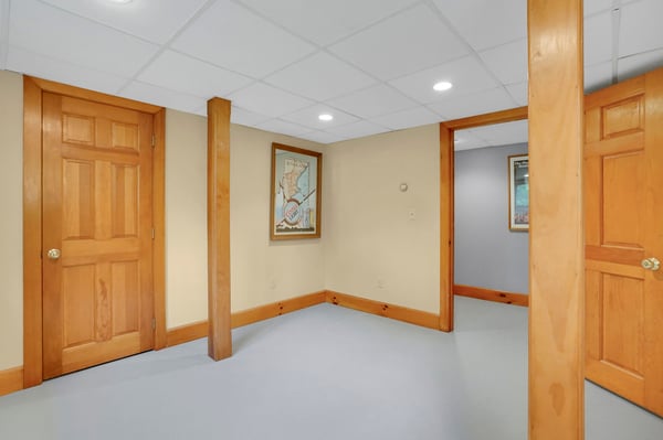 224 College Highway, Southampton, MA