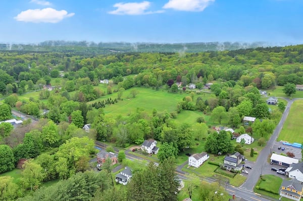 224 College Highway, Southampton, MA