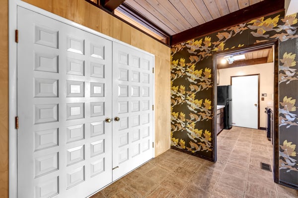 2546 SW Sherwood Drive, Portland, OR
