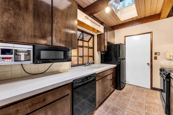 2546 SW Sherwood Drive, Portland, OR