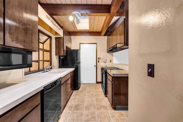 2546 SW Sherwood Drive, Portland, OR