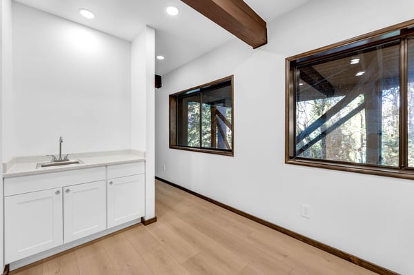 2546 SW Sherwood Drive, Portland, OR