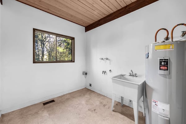 2546 SW Sherwood Drive, Portland, OR