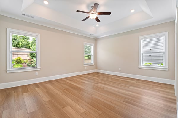 Spacious primary bedroom!