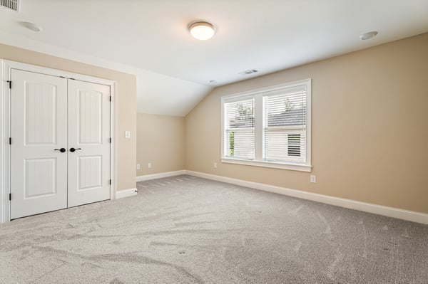 Oversized upstairs bedroom! Perfect teen suite!