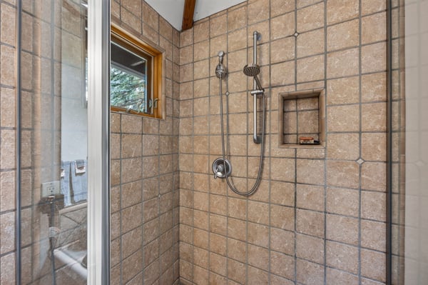 26359 SW Tamarack Lane, Camp Sherman, OR