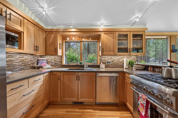 26359 SW Tamarack Lane, Camp Sherman, OR