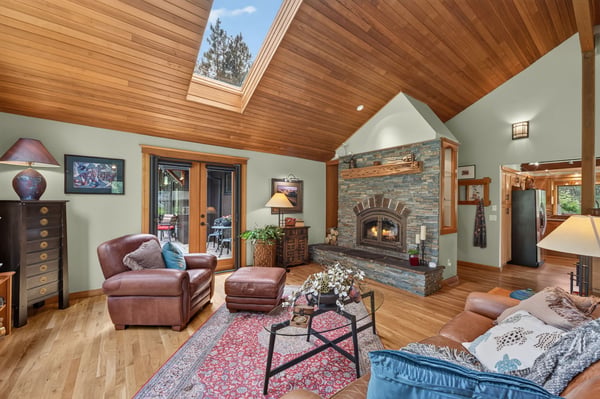 26359 SW Tamarack Lane, Camp Sherman, OR