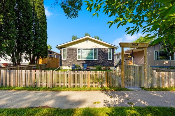 943 Centennial St, Winnipeg, MB