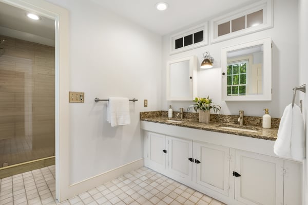 60 Tidewater Farm Road, Greenland, NH
