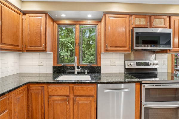 4 Lawson Farm Road, Londonderry, NH