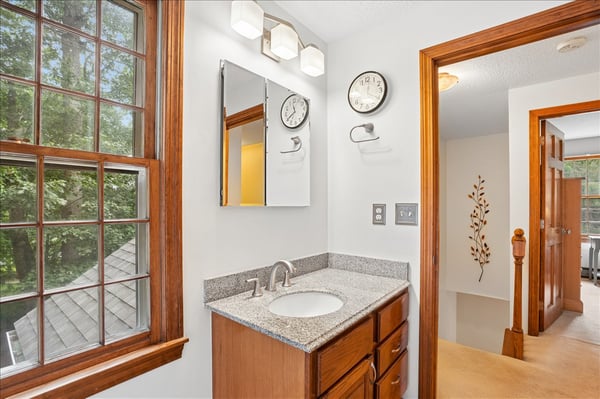 4 Lawson Farm Road, Londonderry, NH