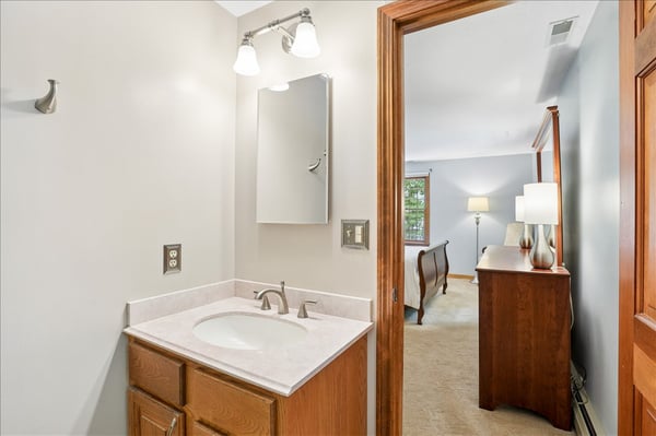 4 Lawson Farm Road, Londonderry, NH