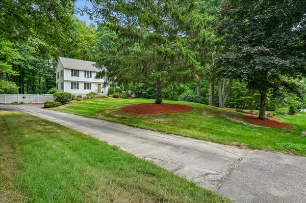 4 Lawson Farm Road, Londonderry, NH