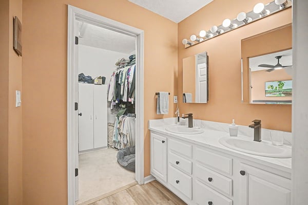 16600 La Fleur Drive, 13, East Lansing, MI