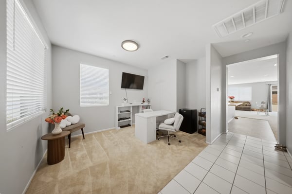 1832 E Ave H7, Lancaster, CA
