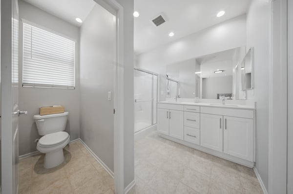 1832 E Ave H7, Lancaster, CA