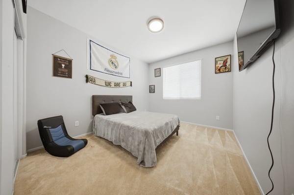 1832 E Ave H7, Lancaster, CA