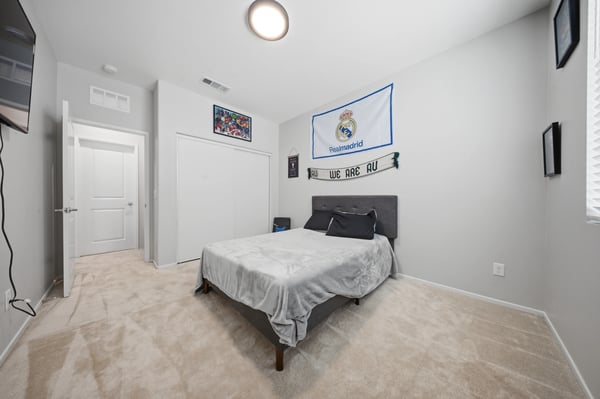 1832 E Ave H7, Lancaster, CA