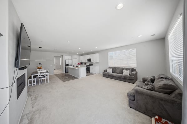 1832 E Ave H7, Lancaster, CA