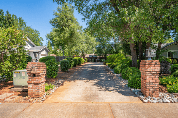 2364 La Madre Court, Redding, CA