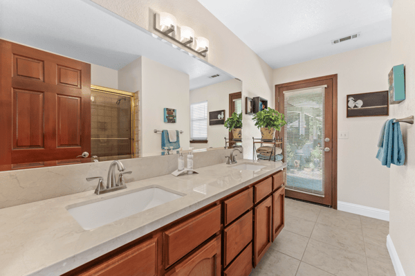 2364 La Madre Court, Redding, CA
