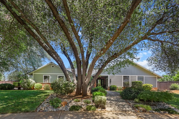 2364 La Madre Court, Redding, CA