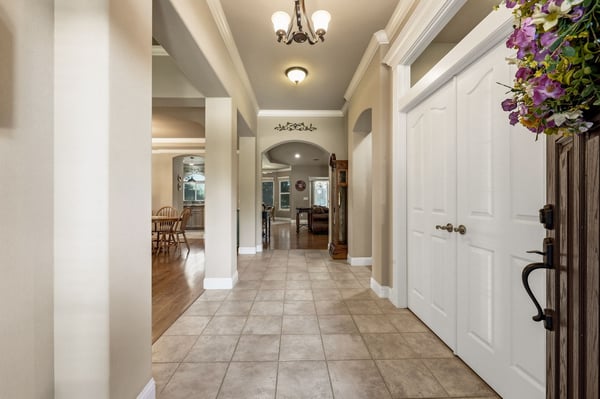 2440 Crescent Moon Court, Redding, CA